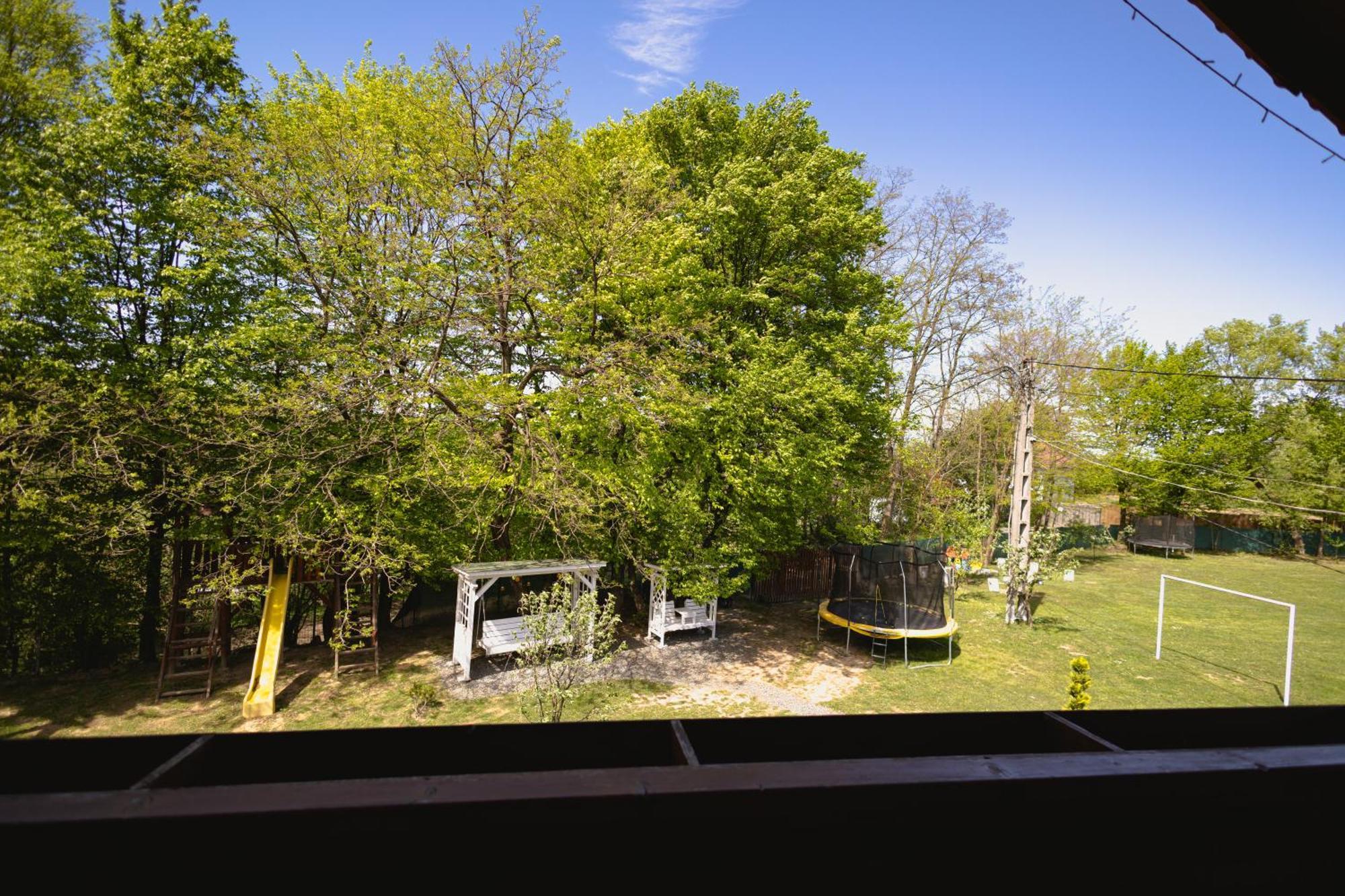 Pensiunea Poiana Avrigului Exteriér fotografie